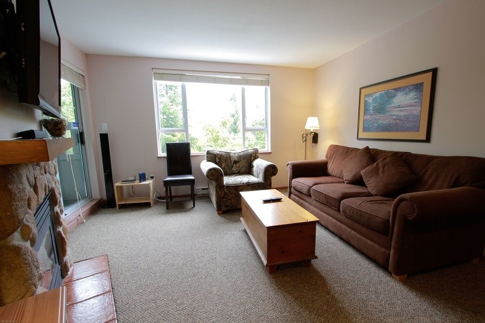 Town Plaza Suites By Whistler Premier מראה חיצוני תמונה