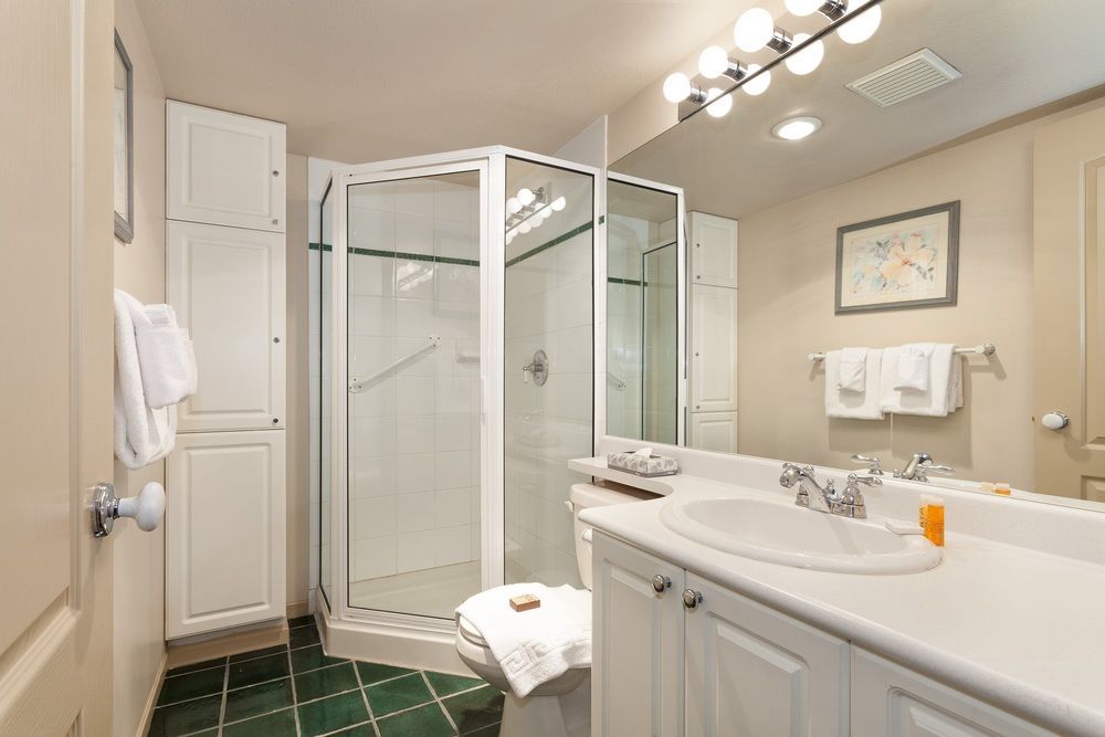 Town Plaza Suites By Whistler Premier מראה חיצוני תמונה